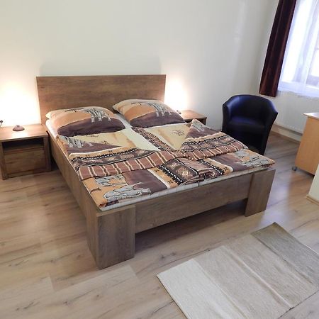 Csillagvirág Apartman Mosonmagyarovar Exterior foto